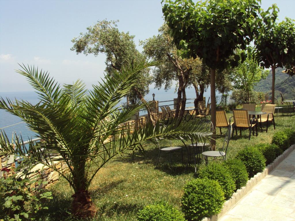 Guesthouse Enastron Chorefton Exterior photo
