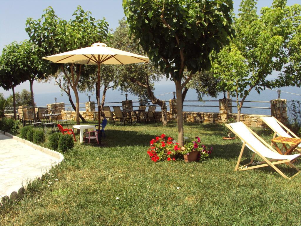 Guesthouse Enastron Chorefton Exterior photo