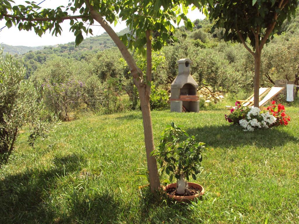 Guesthouse Enastron Chorefton Exterior photo